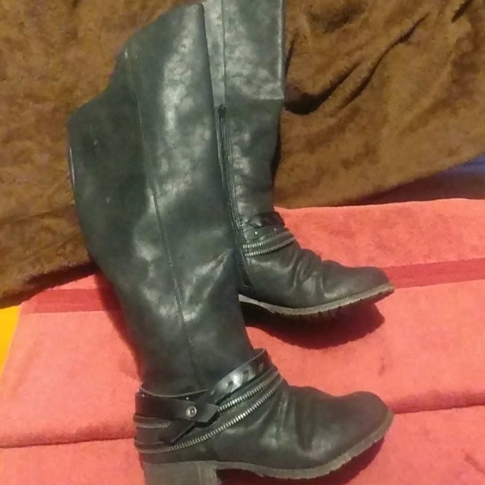 Riding boots